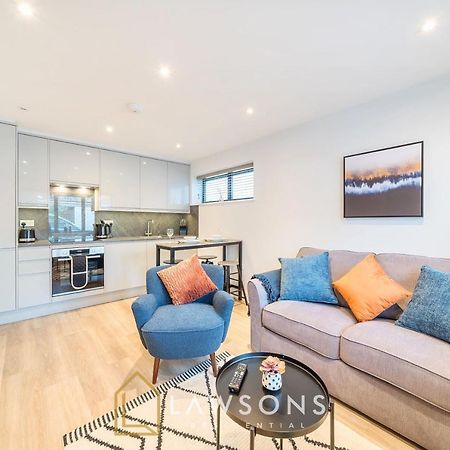 Chic Living By Lawsons Apartman Windsor Kültér fotó